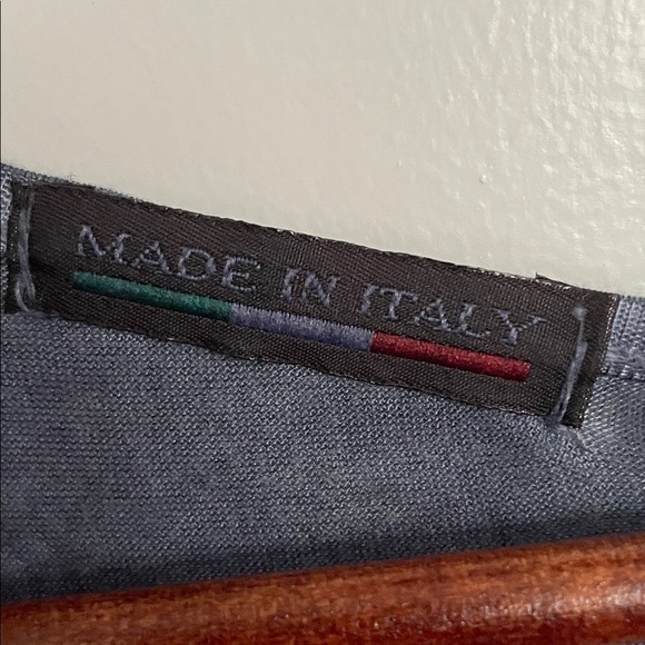 Elegant Navy Lace Sleeveless Top - Picture 8 of 8